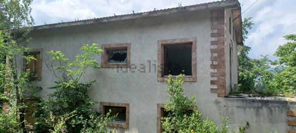 casa indipendente in vendita ad Alto Reno Terme