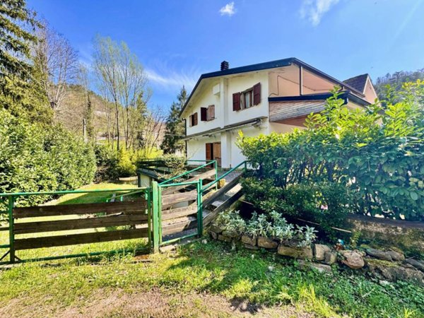 casa indipendente in vendita ad Alto Reno Terme in zona Porretta Terme