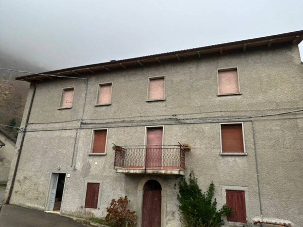 appartamento in vendita ad Alto Reno Terme in zona Porretta Terme