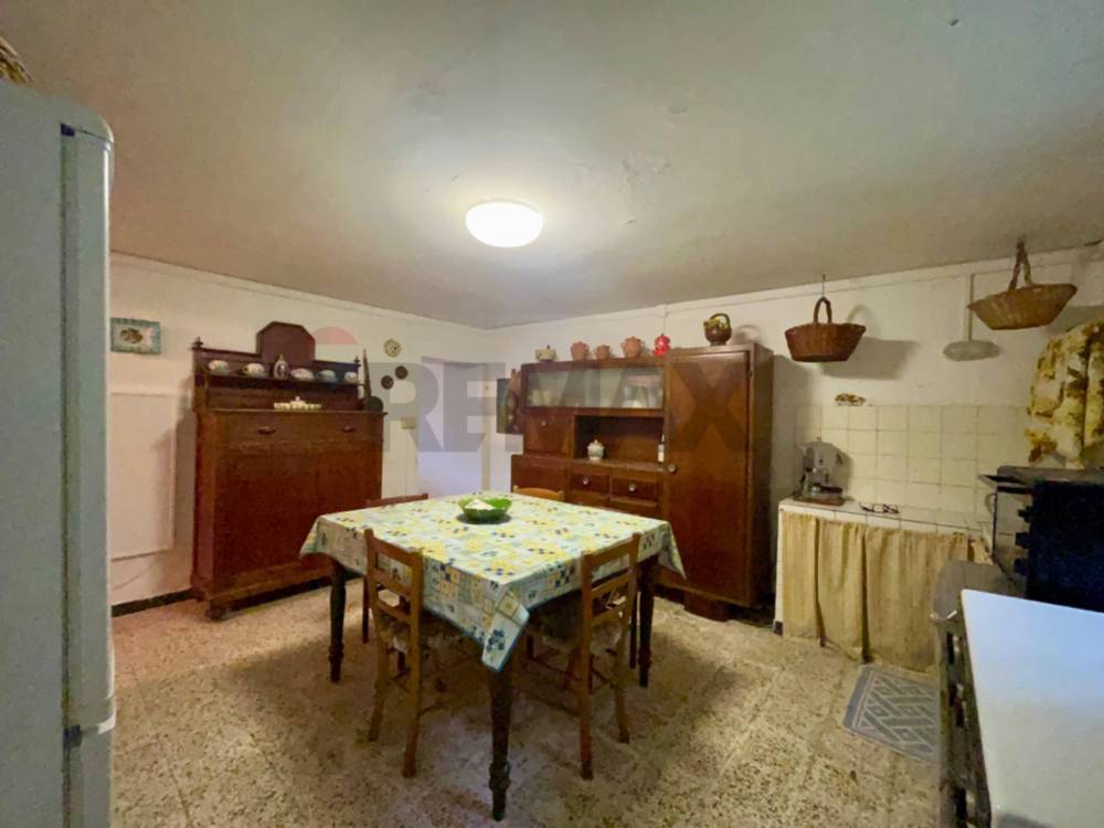 casa indipendente in vendita ad Alto Reno Terme in zona Porretta Terme