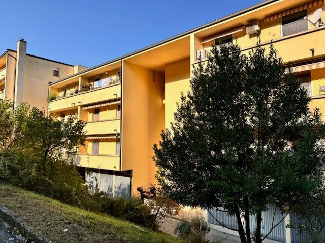 appartamento in vendita ad Alto Reno Terme in zona Porretta Terme