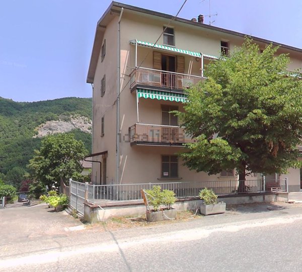 appartamento in vendita ad Alto Reno Terme in zona Ponte della Venturina