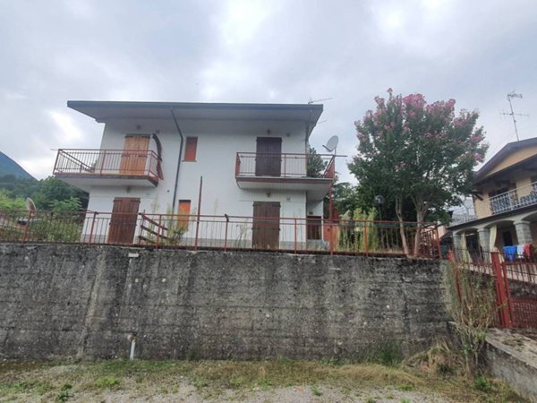 casa indipendente in vendita ad Alto Reno Terme in zona Ponte della Venturina