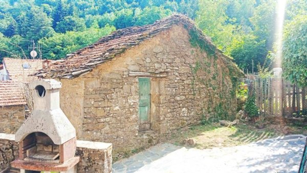 casa indipendente in vendita ad Alto Reno Terme in zona Granaglione