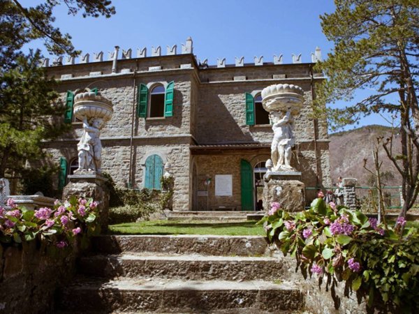 intera palazzina in vendita ad Alto Reno Terme in zona Porretta Terme