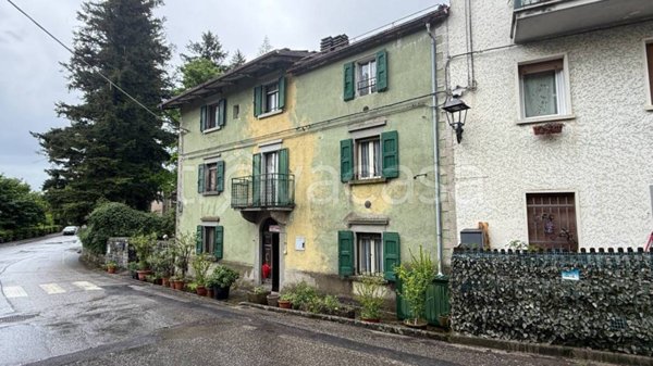 casa indipendente in vendita ad Alto Reno Terme in zona Castelluccio