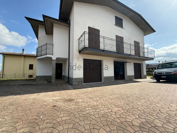 casa indipendente in vendita ad Alto Reno Terme in zona Corvella