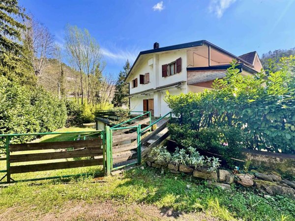 casa indipendente in vendita ad Alto Reno Terme in zona Porretta Terme