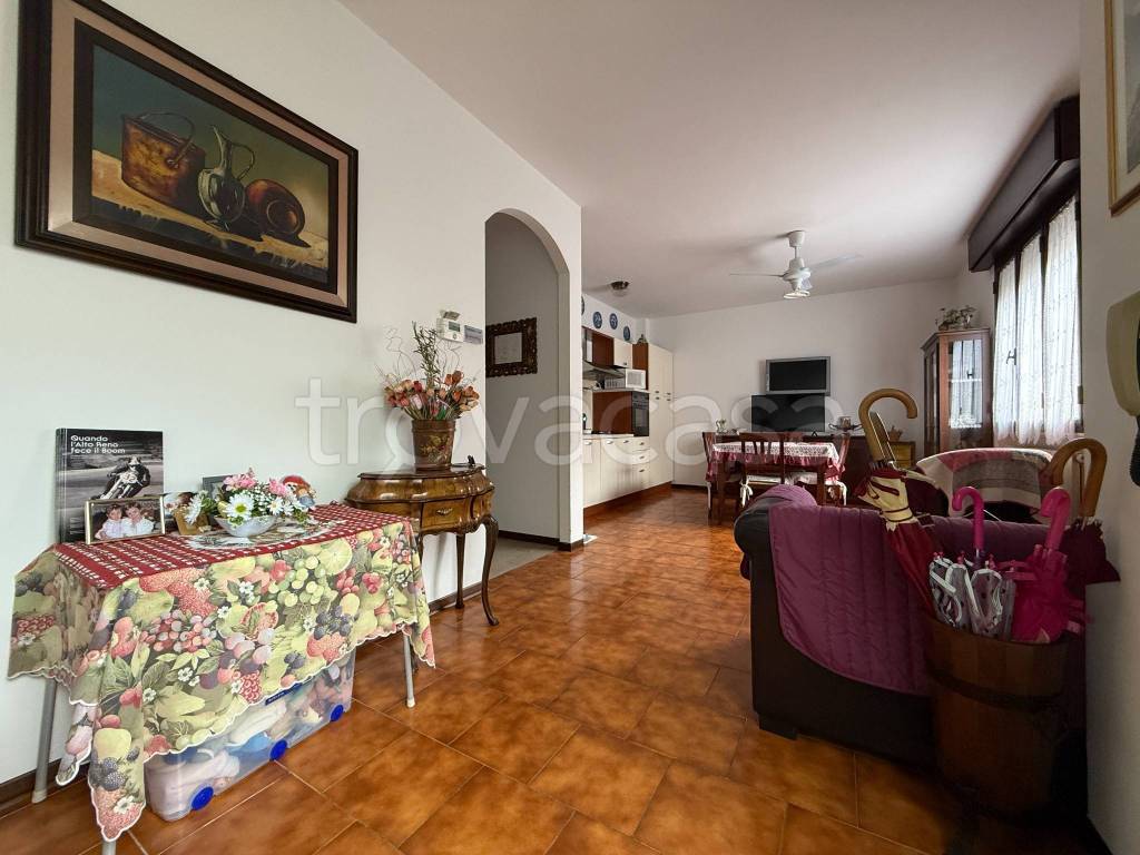 appartamento in vendita ad Alto Reno Terme in zona Ponte della Venturina