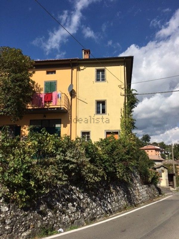 pentavano in vendita ad Alto Reno Terme in zona Borgo Capanne