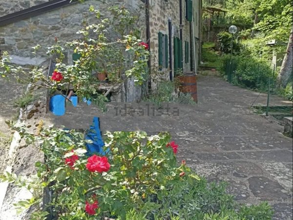 appartamento in vendita ad Alto Reno Terme in zona Castelluccio