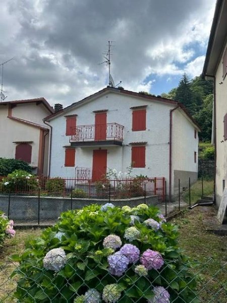 casa indipendente in vendita ad Alto Reno Terme