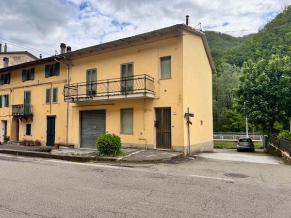 appartamento in vendita ad Alto Reno Terme in zona Molino del Pallone