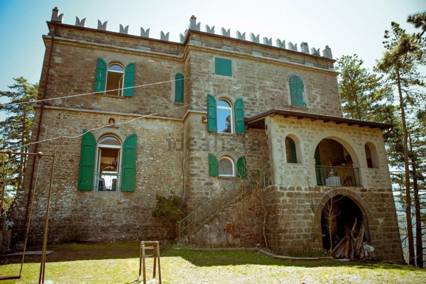 casa indipendente in vendita ad Alto Reno Terme in zona Granaglione