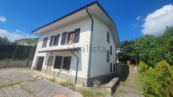 casa indipendente in vendita ad Alto Reno Terme