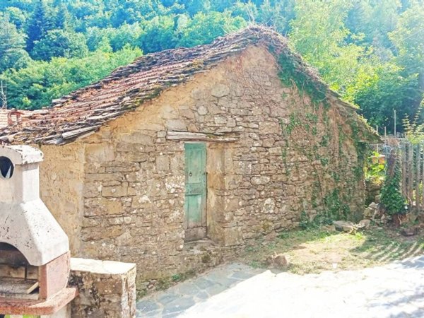 casa indipendente in vendita ad Alto Reno Terme in zona Granaglione
