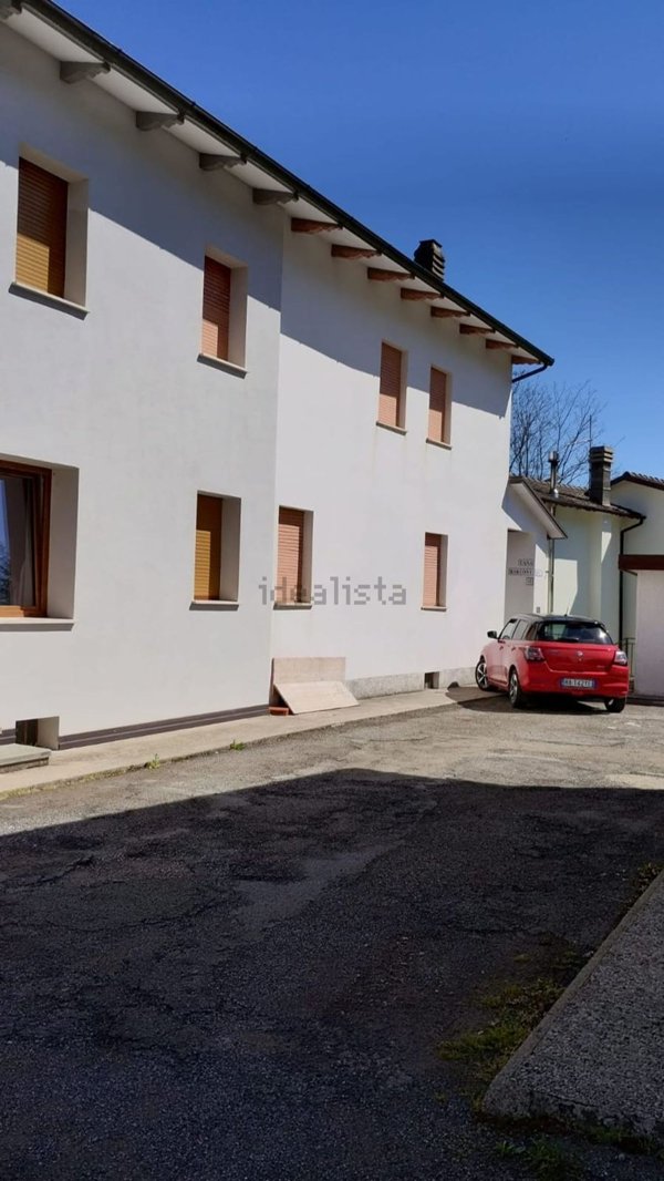 esavano in vendita ad Alto Reno Terme