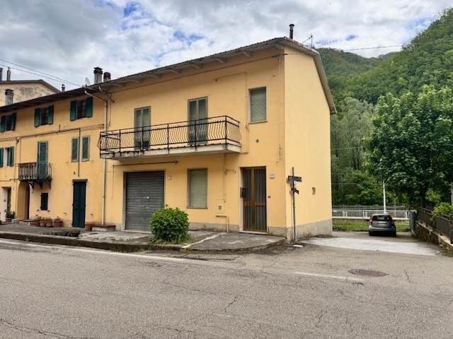 appartamento in vendita ad Alto Reno Terme in zona Molino del Pallone