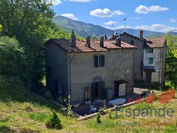 casa indipendente in vendita ad Alto Reno Terme in zona Porretta Terme