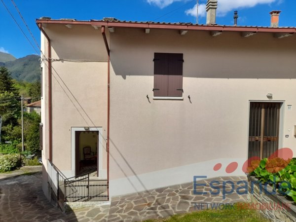 casa indipendente in vendita ad Alto Reno Terme in zona Porretta Terme