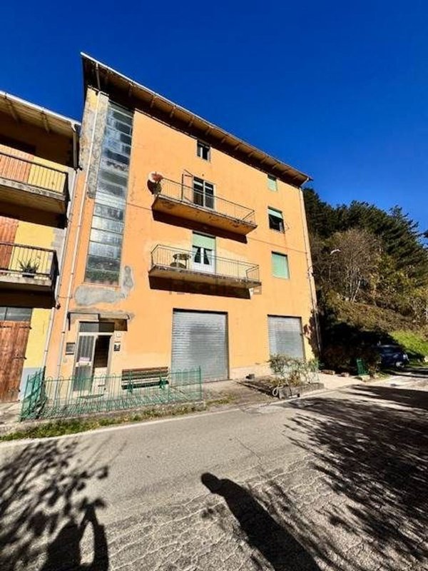 appartamento in vendita ad Alto Reno Terme in zona Molino del Pallone