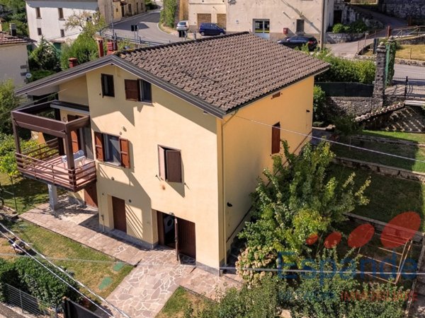 casa indipendente in vendita ad Alto Reno Terme in zona Porretta Terme