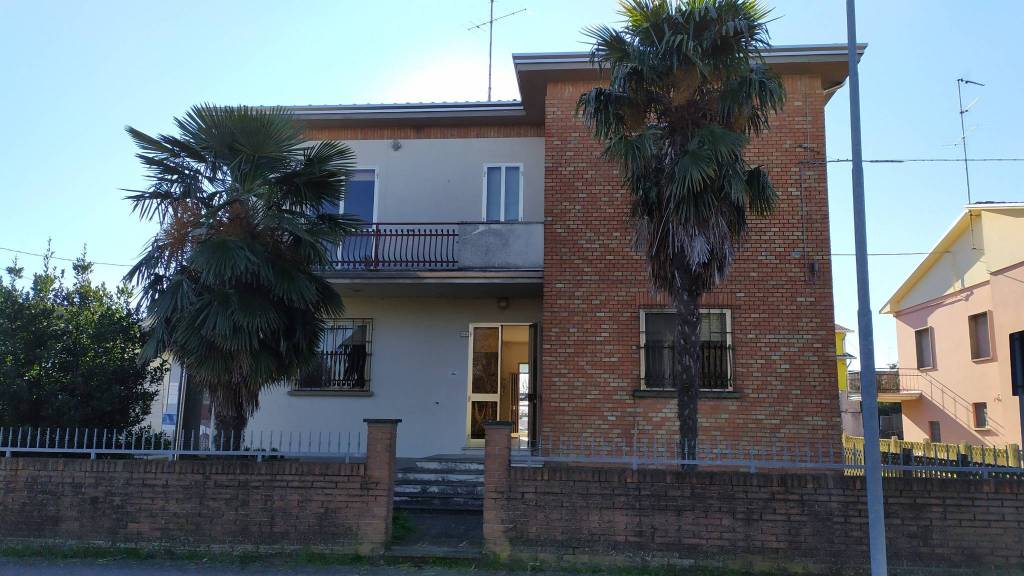 casa indipendente in vendita ad Argenta in zona Filo