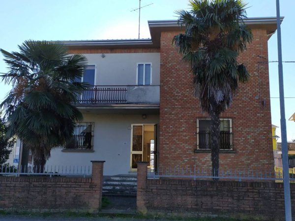 casa indipendente in vendita ad Argenta in zona Filo