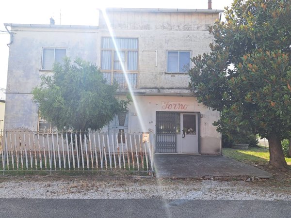 casa indipendente in vendita ad Argenta in zona Anita