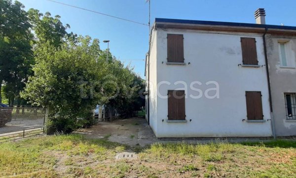 casa indipendente in vendita ad Argenta in zona Case Selvatiche