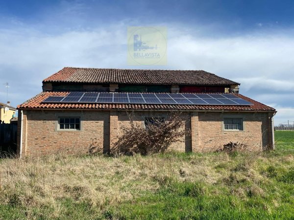 casa indipendente in vendita ad Argenta in zona Benvignante