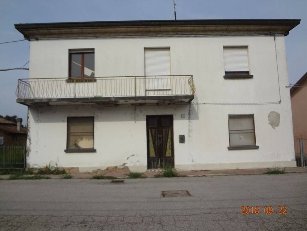 casa indipendente in vendita ad Argenta in zona Bando
