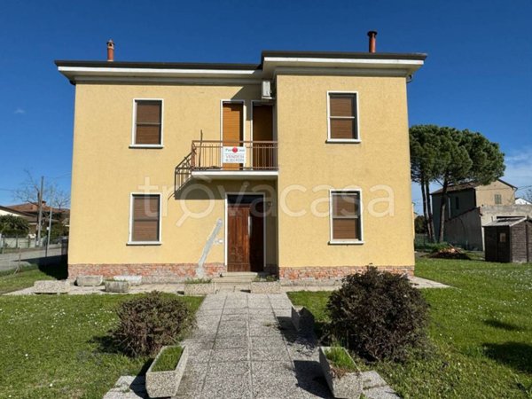 casa indipendente in vendita ad Argenta in zona Longastrino