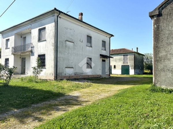 casa semindipendente in vendita ad Argenta