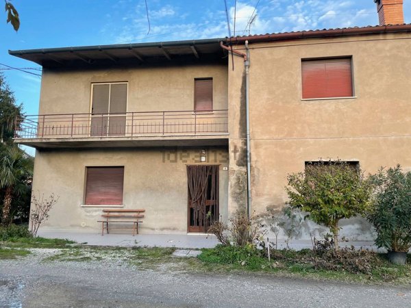 casa indipendente in vendita ad Argenta in zona Longastrino