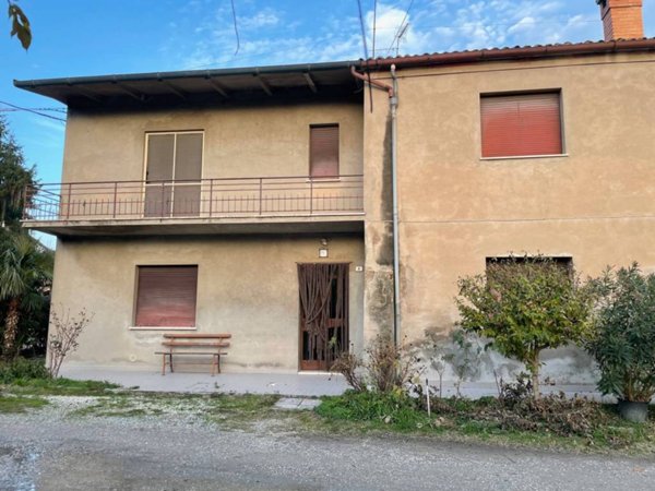 casa indipendente in vendita ad Argenta in zona Longastrino