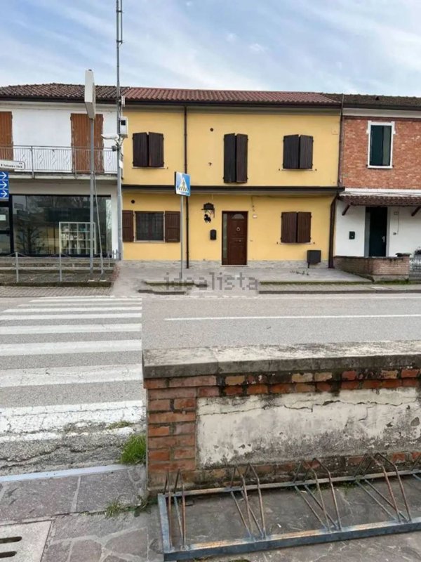 casa indipendente in vendita ad Argenta in zona Filo