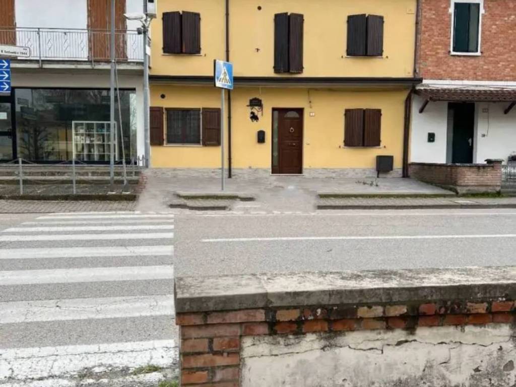 casa indipendente in vendita ad Argenta in zona Filo