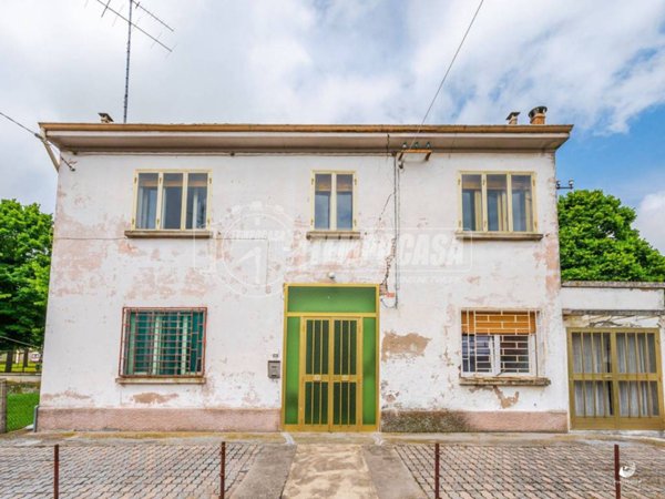 casa indipendente in vendita ad Argenta in zona Boccaleone