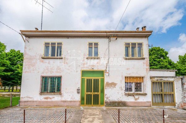casa indipendente in vendita ad Argenta in zona Boccaleone