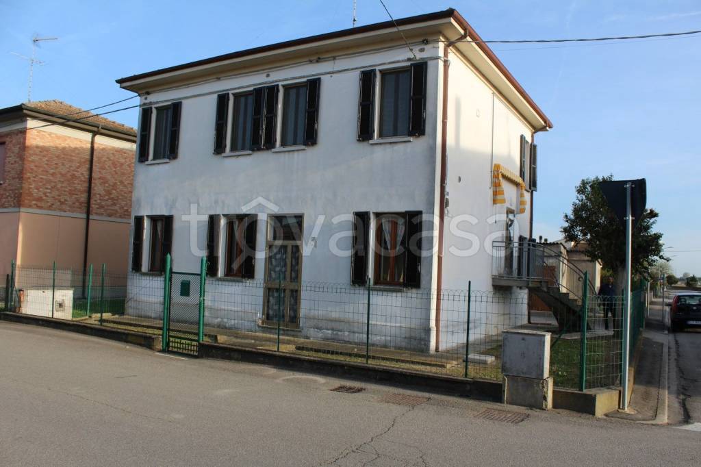 casa indipendente in vendita ad Argenta in zona Filo