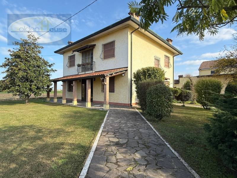 casa indipendente in vendita ad Argenta in zona Benvignante
