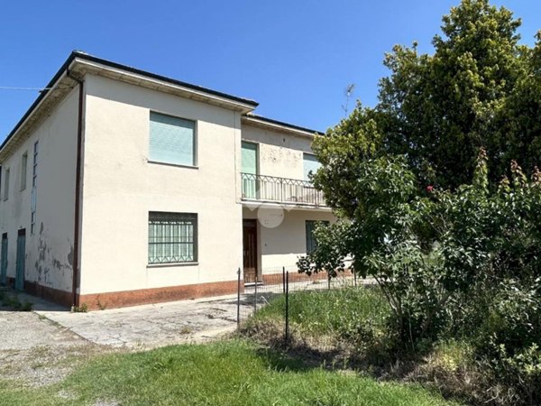 casa indipendente in vendita ad Argenta in zona Santa Maria Codifiume