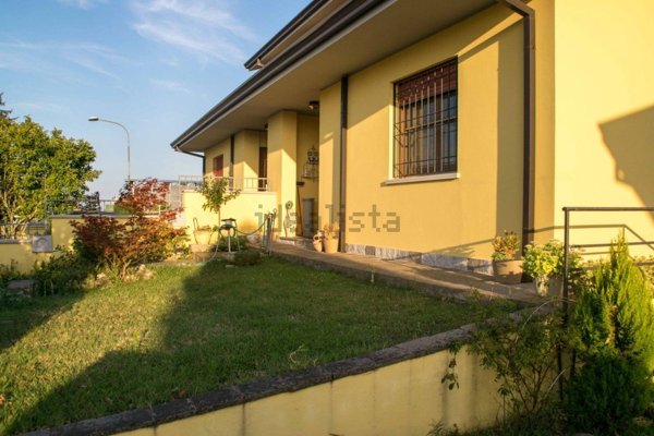 casa indipendente in vendita ad Argenta in zona San Nicolò