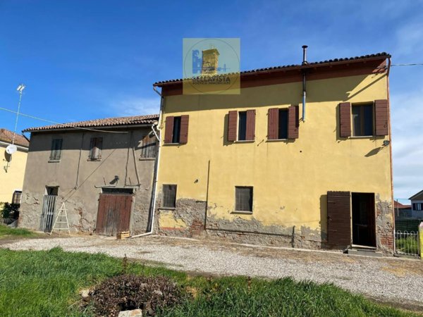 casa indipendente in vendita ad Argenta in zona San Nicolò