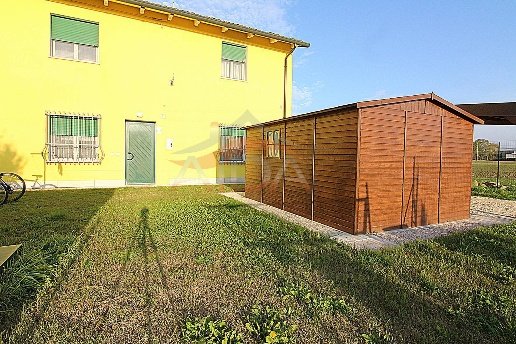 casa indipendente in vendita ad Argenta in zona San Biagio