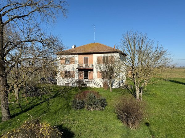 casa indipendente in vendita ad Argenta in zona Filo