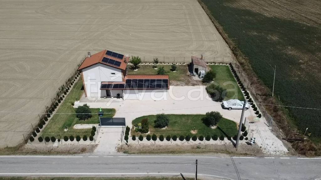 casa indipendente in vendita ad Argenta in zona Filo