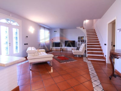 casa indipendente in vendita ad Argenta in zona Case Selvatiche