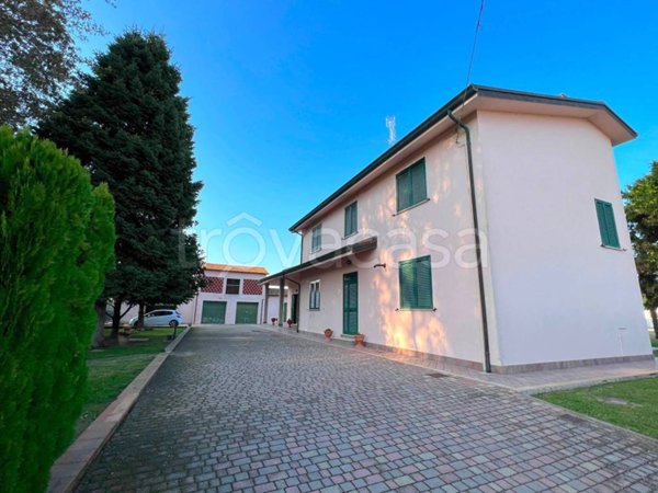 casa indipendente in vendita ad Argenta in zona Boccaleone